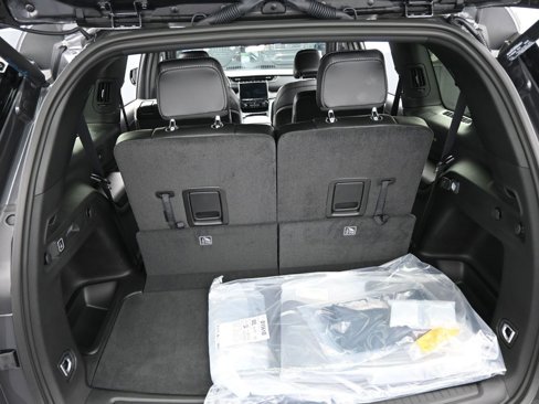 New 2025 Jeep Grand Cherokee L Limited w/ Black Appearance Package image 37