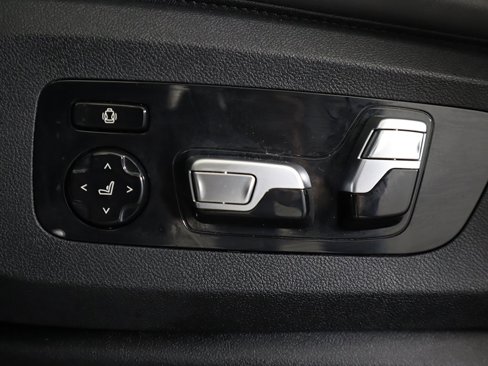 Used 2022 BMW X7 M50i image 40