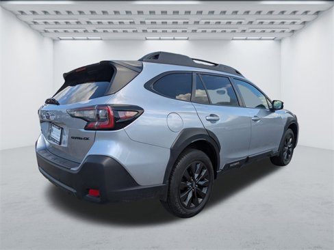 Used 2023 Subaru Outback Onyx Edition image 4