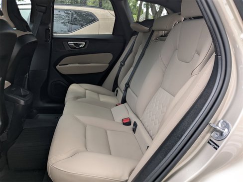 New 2026 Volvo XC60 B5 Plus w/ Climate Package image 32