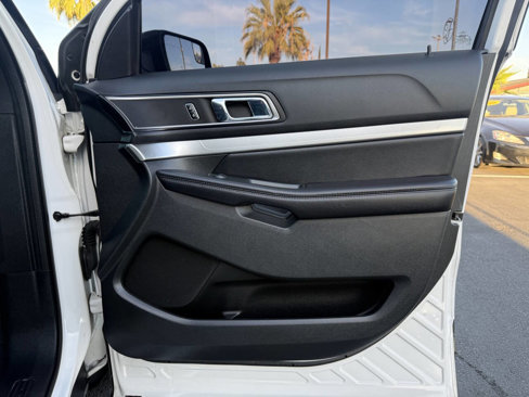 Used 2016 Ford Explorer XLT w/ Equipment Group 202A image 14