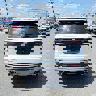 New 2026 Chevrolet Traverse LT w/ Driver Confidence Package image 4