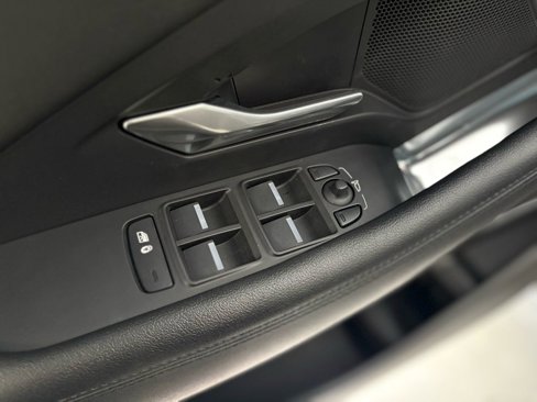 Used 2022 Jaguar E-PACE SE image 24