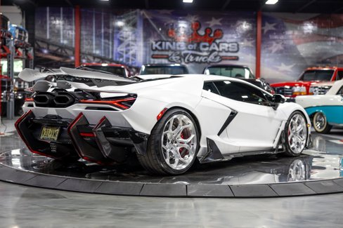 Used 2024 Lamborghini Revuelto image 32