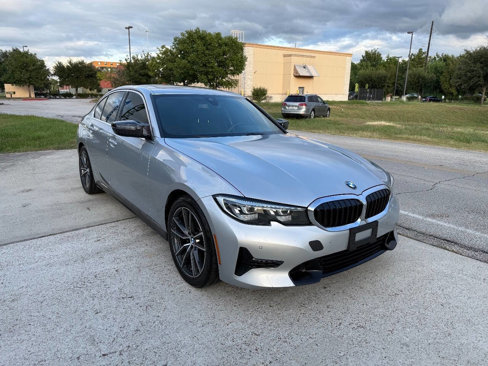 Used 2019 BMW 330i Sedan w/ Driving Assistance Package image 4