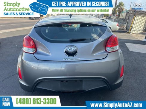 Used 2015 Hyundai Veloster image 12