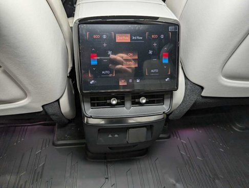 New 2026 Cadillac Vistiq Luxury w/ LPO, Floor Liner Package image 21