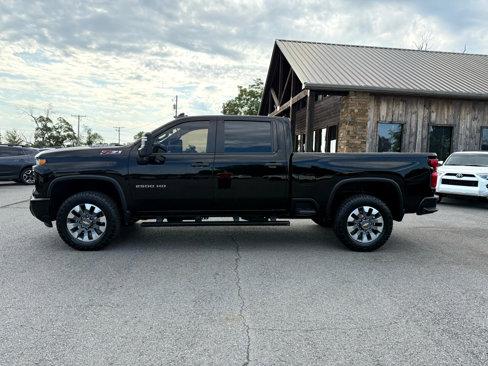 Used 2024 Chevrolet Silverado 2500 Custom w/ Custom Value Package image 3