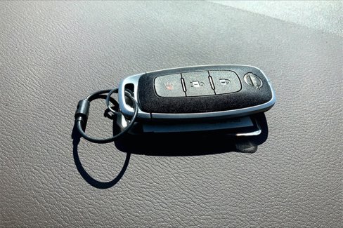 Used 2023 Nissan Rogue S image 11