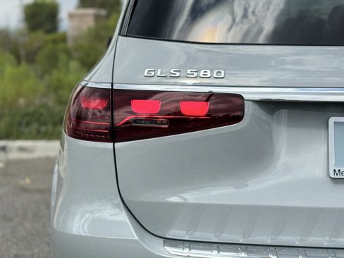 New 2026 Mercedes-Benz GLS 580 4MATIC image 11