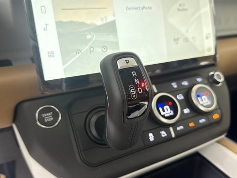 New 2026 Land Rover Defender 110 S image 32