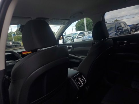 New 2026 Kia Sorento LX image 11