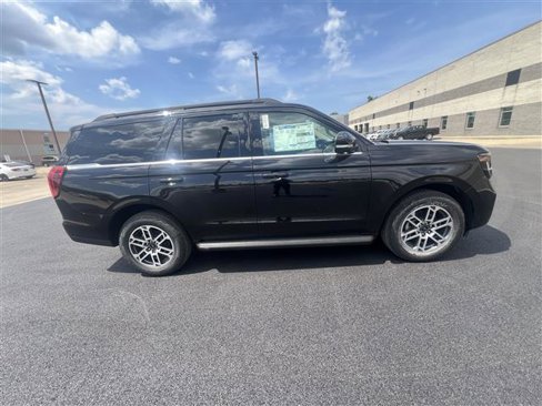 New 2025 Ford Expedition Active image 4