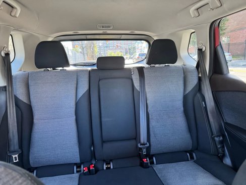 Used 2021 Nissan Rogue SV image 19