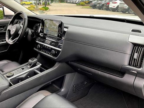 Certified 2024 Nissan Pathfinder SL w/ SL Premium Package image 14