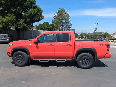 New 2025 Nissan Frontier PRO-4X w/ Pro Convenience Package image 9