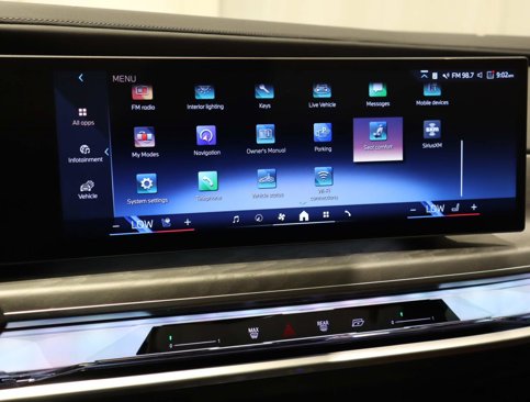 Used 2023 BMW 760i xDrive w/ Parking Assistance Package image 39
