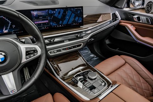 Used 2024 BMW X7 xDrive40i w/ M Sport Package image 32