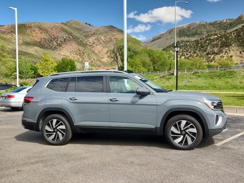 New 2025 Volkswagen Atlas SEL image 2