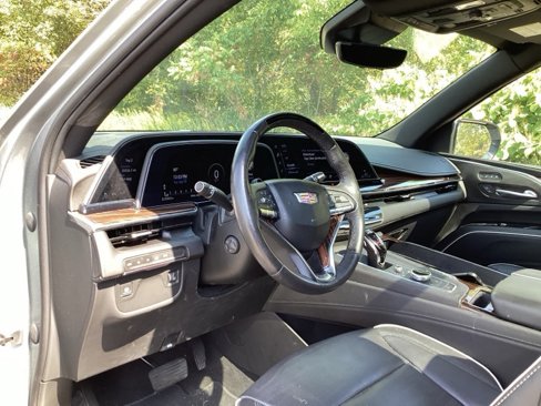 Used 2023 Cadillac Escalade Premium Luxury w/ LPO, Radiant Package image 18