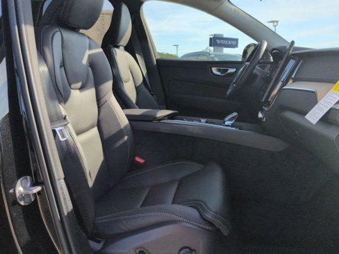New 2026 Volvo XC60 B5 Ultra w/ Protection Package Premier image 27