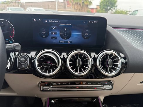 Used 2025 Mercedes-Benz GLA 250 image 20