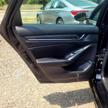 Used 2018 Honda Accord LX image 28