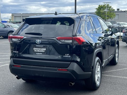 Used 2020 Toyota RAV4 LE w/ Carpet Mat Package image 7