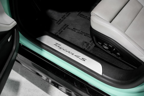 Used 2022 Porsche Taycan 4S image 22