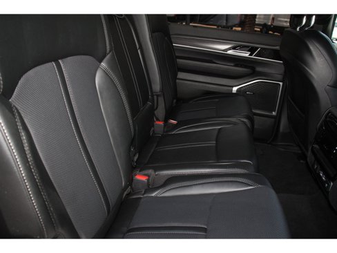 Used 2024 Jeep Wagoneer L Series III image 18
