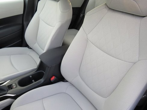 New 2025 Toyota Corolla Cross L image 17