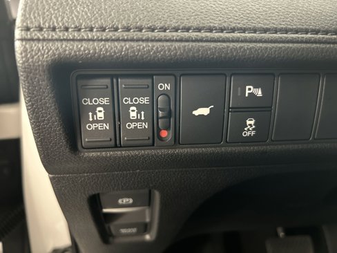 New 2026 Honda Odyssey Touring image 17