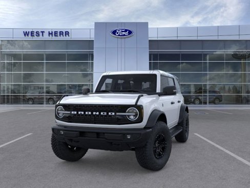 New 2025 Ford Bronco Outer Banks image 2