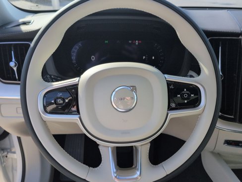 New 2026 Volvo XC60 B5 Ultra w/ Protection Package Premier image 16