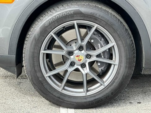 Used 2024 Porsche Cayenne image 24