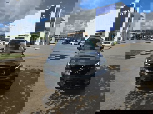 New 2026 Volvo XC40 B5 Ultra w/ Protection Package Premier image 3