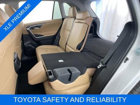 Used 2025 Toyota RAV4 XLE Premium image 27