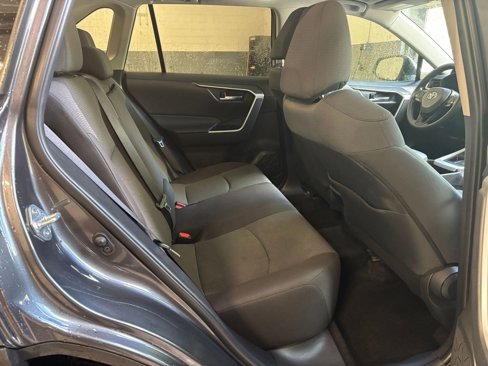 Used 2024 Toyota RAV4 XLE image 39