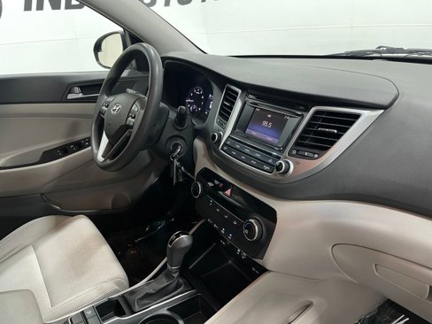 Used 2017 Hyundai Tucson SE image 18