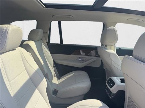 New 2026 Mercedes-Benz GLS 450 4MATIC image 22