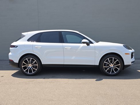 New 2025 Porsche Cayenne image 10