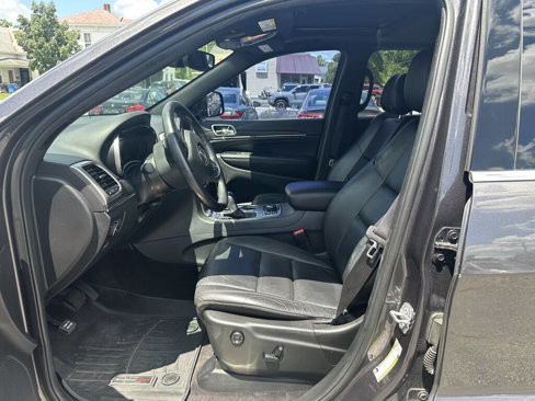 Used 2018 Jeep Grand Cherokee Limited image 15