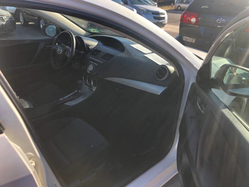 Used 2010 MAZDA MAZDA3 i Touring image 4