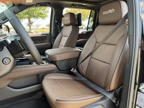 New 2026 Chevrolet Suburban High Country image 21