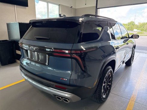 Used 2025 Chevrolet Traverse Z71 w/ Enhanced Driving Package image 3