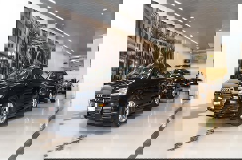 Certified 2025 Audi SQ6 e-tron Prestige image 35