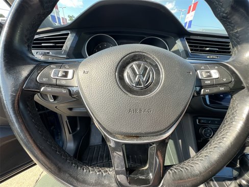 Used 2019 Volkswagen Tiguan SE image 19