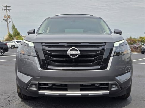 New 2025 Nissan Pathfinder Platinum image 6