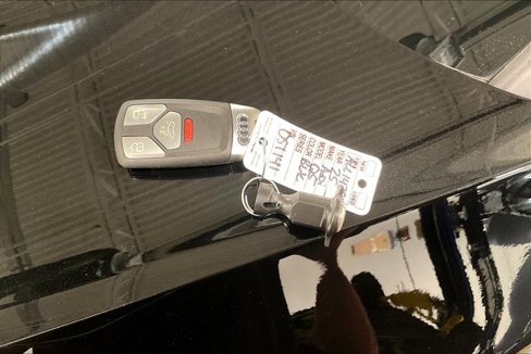 Certified 2025 Audi Q5 2.0T Premium image 11