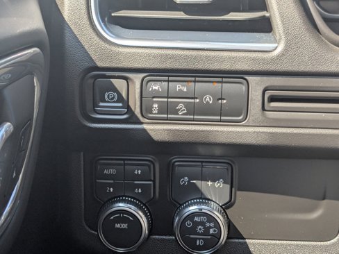 Used 2023 GMC Yukon XL AT4 image 22